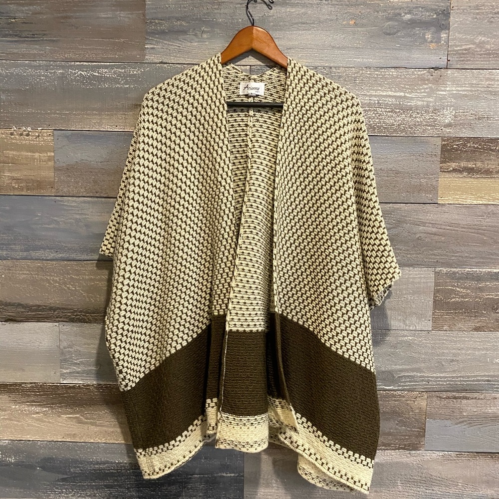 Arianna one size army green/cream wrap sweater